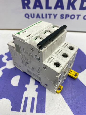 SCHNEIDER ELECTRIC A9F55332