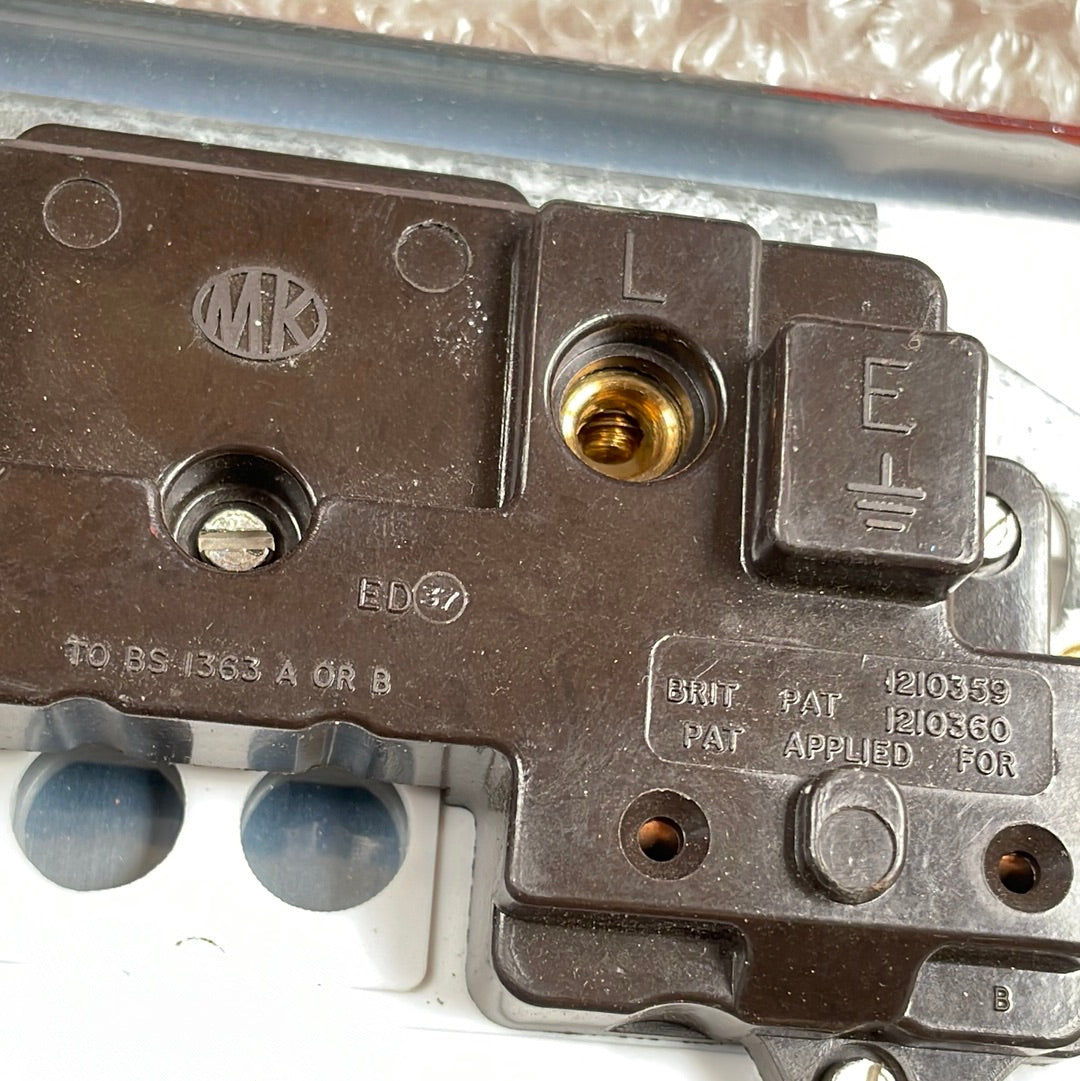 MK TO BS 1363 A OR B BRIT PAT 1210360  13AMP 