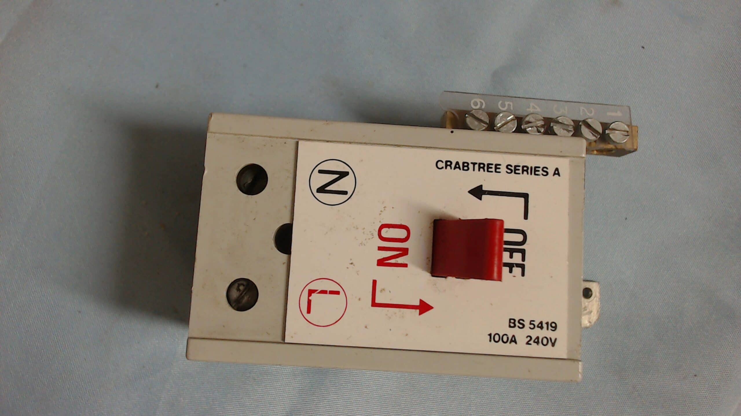 Crabtree Series A 100Amp Main Switch Isolator BS5419-0